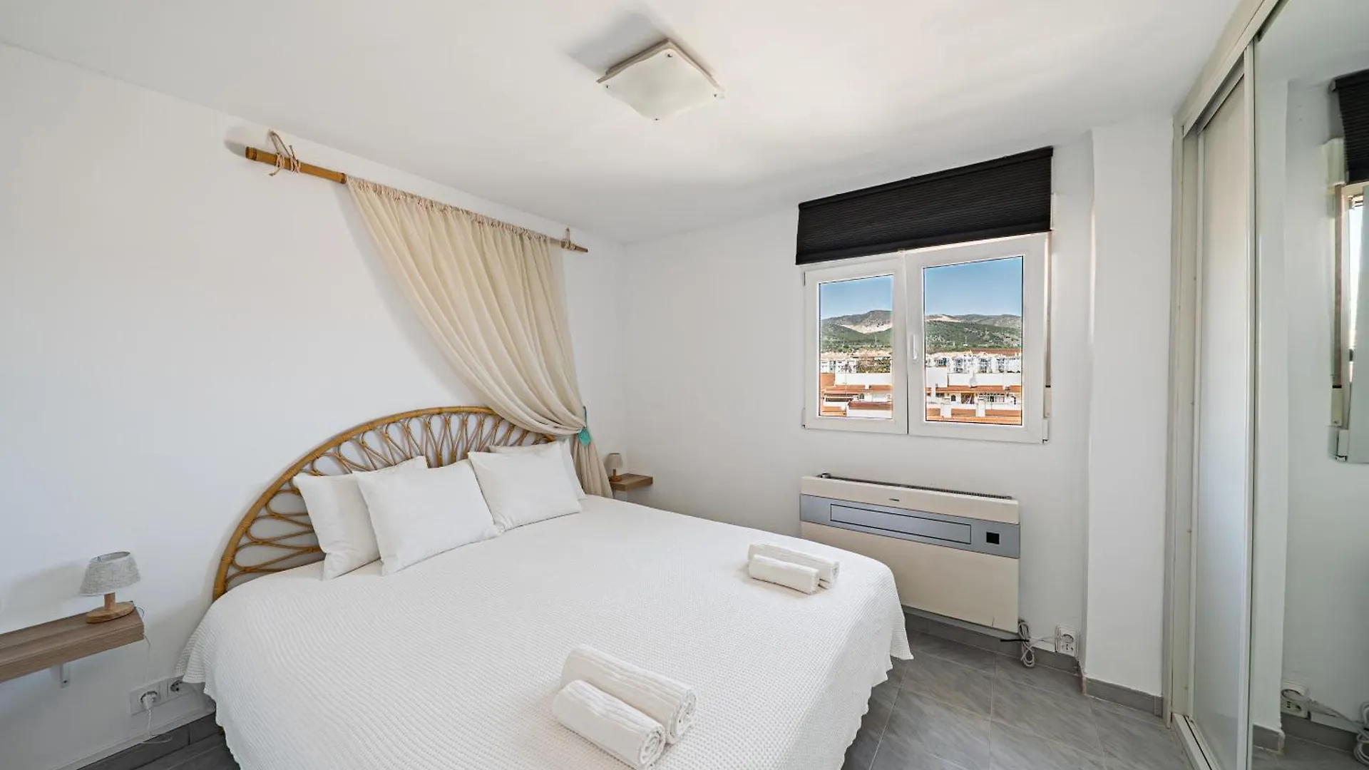 Pura Vida King-Size Bed Sea And Mountain View Apartment Бенальмадена Испания